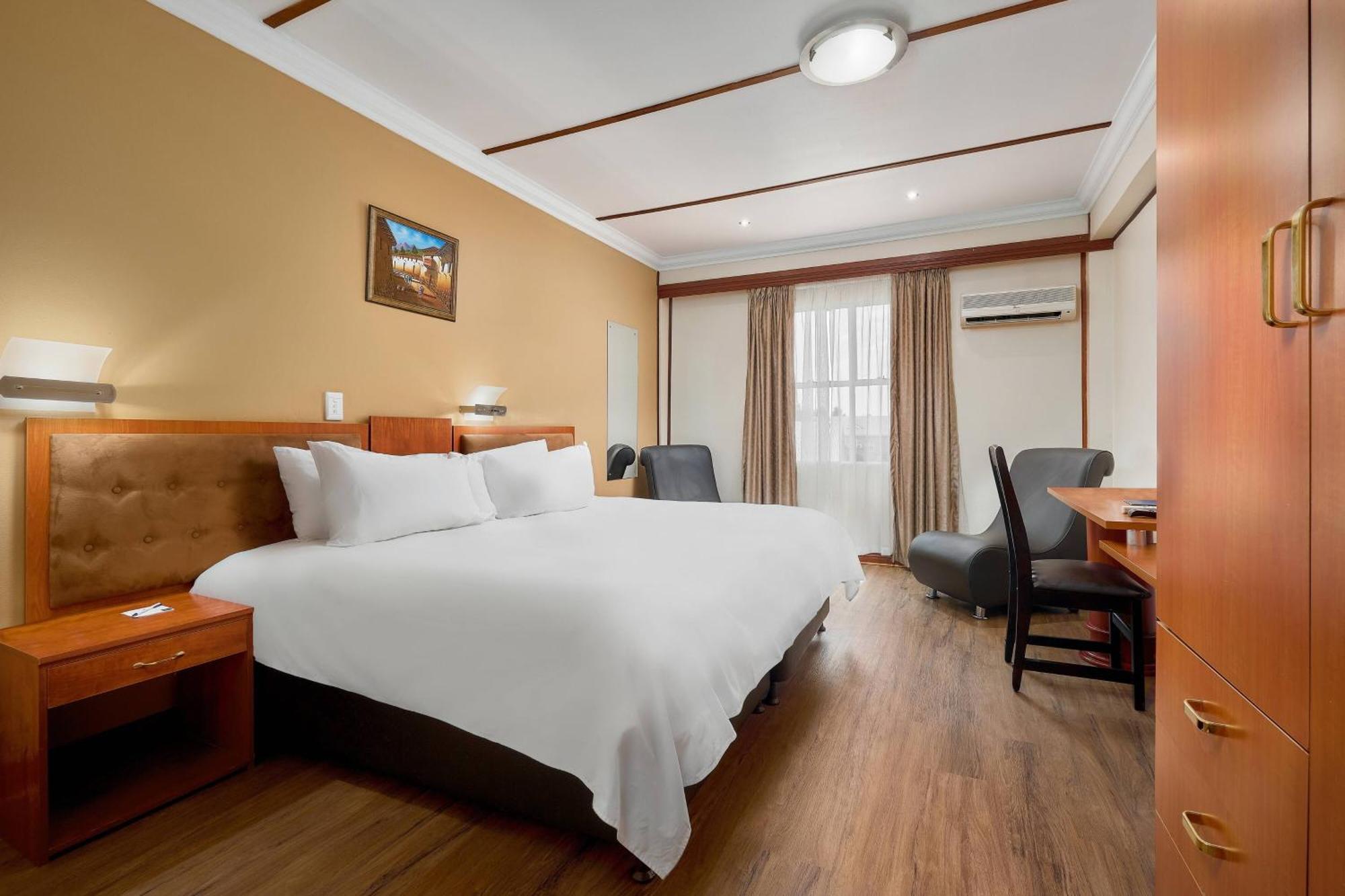 Protea Hotel By Marriott Klerksdorp Kültér fotó