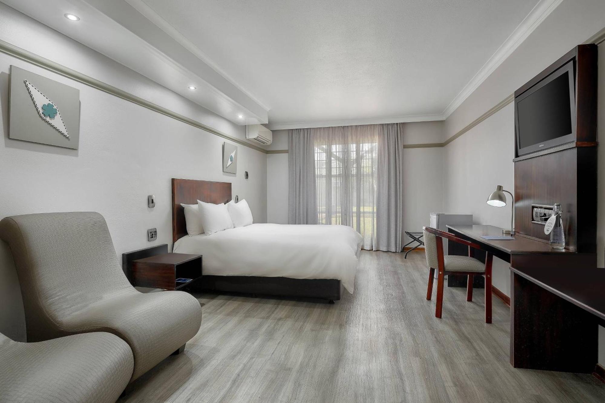 Protea Hotel By Marriott Klerksdorp Kültér fotó