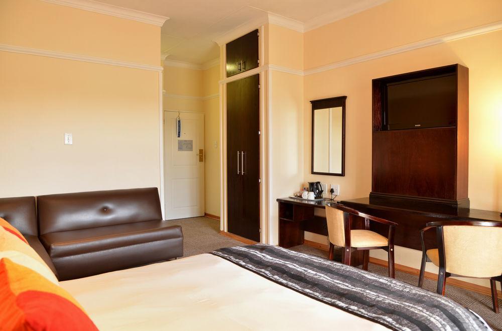 Protea Hotel By Marriott Klerksdorp Kültér fotó