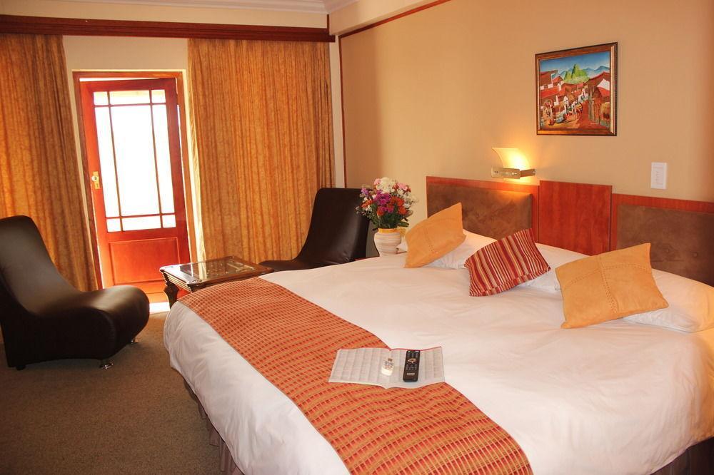 Protea Hotel By Marriott Klerksdorp Kültér fotó